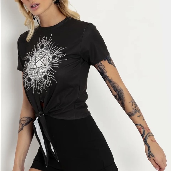 Blackmilk “FIRE AND BRIMSTONE TIE FRONT TEE” Size Small S NWT - Picture 6 of 13